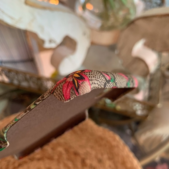 🌺🌼💯% Authentic Gucci IPhone XS Max Case🌼🌸 - Picture 4 of 7